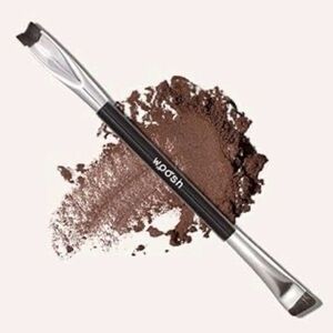 Woosh V eyeshadow and liner brush.